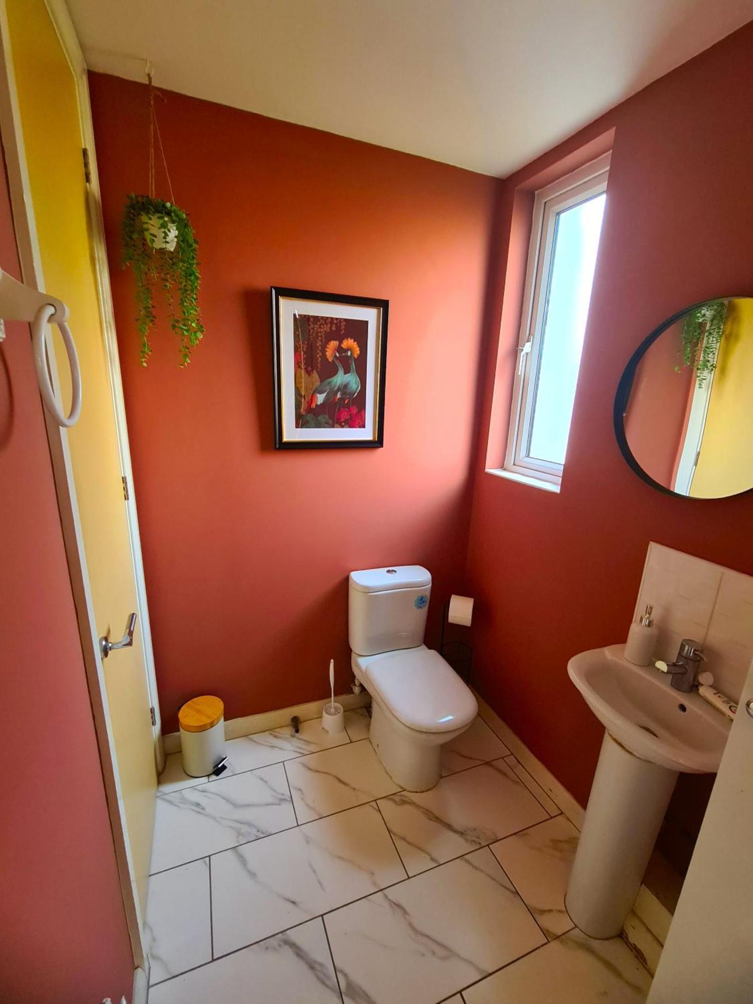 3 Bed House Etihad Stadium, Coop Live Private Parking With Optional Hot Tub Holiday home *